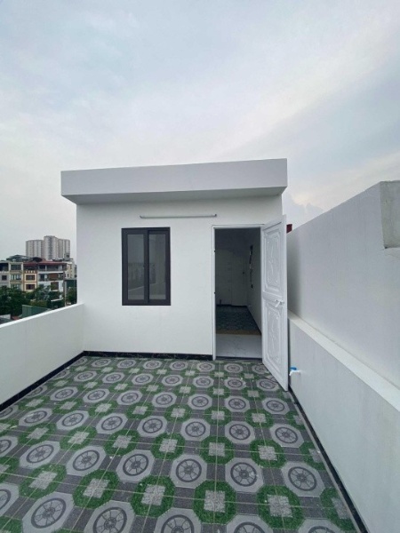 Bán nhà 5 tầng 31 m² gần hồ tại Thạch Bàn, Long Biên, Hà Nội